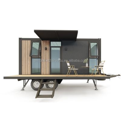 Casa de contêiner totalmente equipada em rodas com design moderno e material de painel de sanduíche