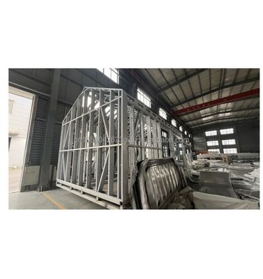 Vila pré-fabricada de dois andares instalada rapidamente com design de estrutura A e recipiente triangular feito de tubos quadrados de aço galvanizado