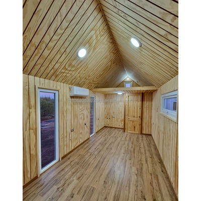 Instalação rápida Vila de luxo pré-fabricada Uma estrutura de estrutura de aço Casa de contêiner triangular feita com painel de sanduíche