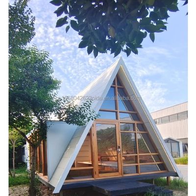 Casa triangular pré-fabricada Escritório modular Jardim Casa Tubos quadrados de aço galvanizado Casa de contêineres B2B Para hotel