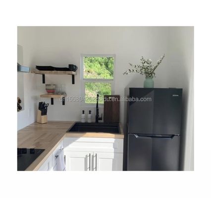 20ft 40ft Container de embarque Casa pré-fabricada para Carport Com painel de sanduíche e dobragem de aço galvanizado 180g