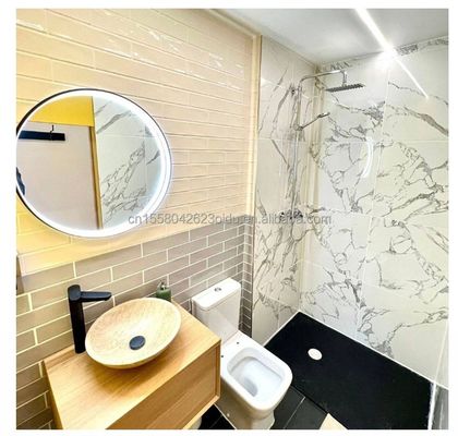 Casa de contêineres de transporte de 40 pés de design moderno da UE para shopping com janelas de liga de alumínio e painel de sanduíche