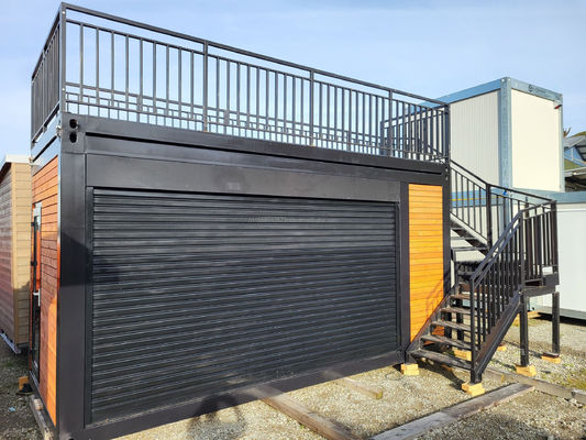 Casa de contêineres pré-fabricada de dois andares para o shopping Boba estilo 50/75/100mm Wave Sandwich Panel Parede e terraço de design moderno