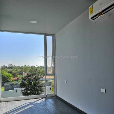 Hotel de um quarto Casa de contêineres de transporte negro Porta de aço Luxo Casas de madeira pré-fabricadas de 20 pés com cozinha e banheiro