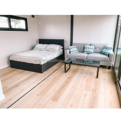 Casa de contêiner pré-fabricada portátil com quartos para o exterior feita de painel de sanduíche