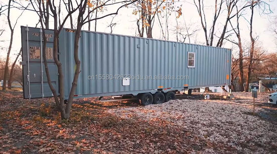 Transformação de um contêiner de transporte de 40 pés para uma casa familiar conveniente quarto sala de estar cozinha e banheiro incluídos