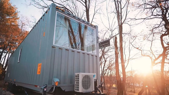 Transformação de um contêiner de transporte de 40 pés para uma casa familiar conveniente quarto sala de estar cozinha e banheiro incluídos